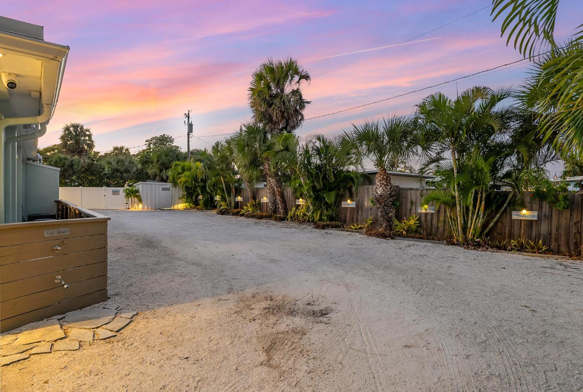 Boutique Vacation Rental Complex At Beach Cocoa Beach Eksteriør billede
